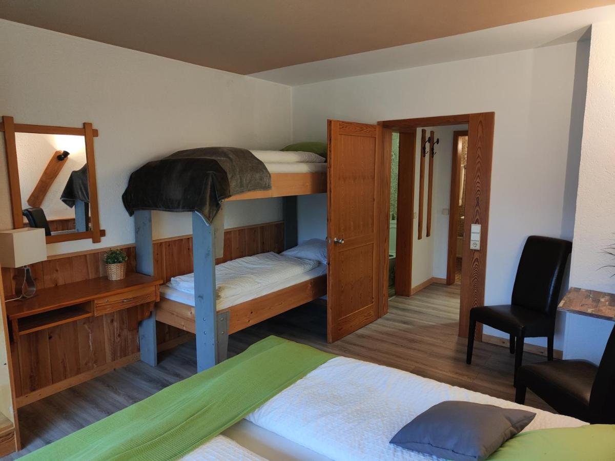 Der Engel Aparthotel Winterberg Esterno foto